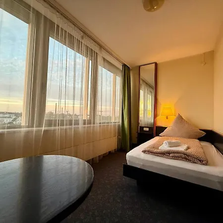 Mirage Duesseldorf-neuss 호텔 3*