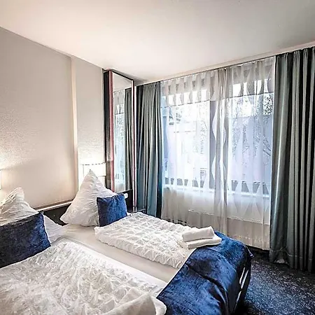 Mirage Duesseldorf-neuss 3*