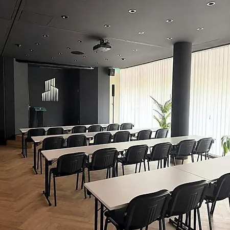 Mirage Duesseldorf-neuss 3*